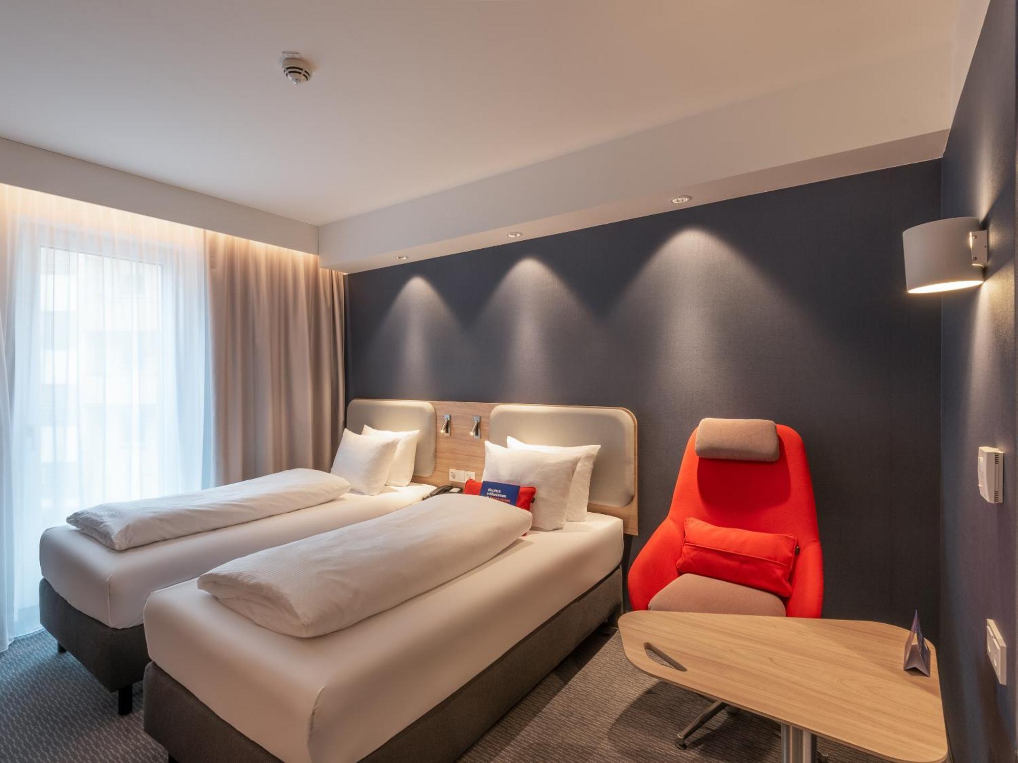 Holiday Inn Express Heilbronn By Ihg Exteriör bild