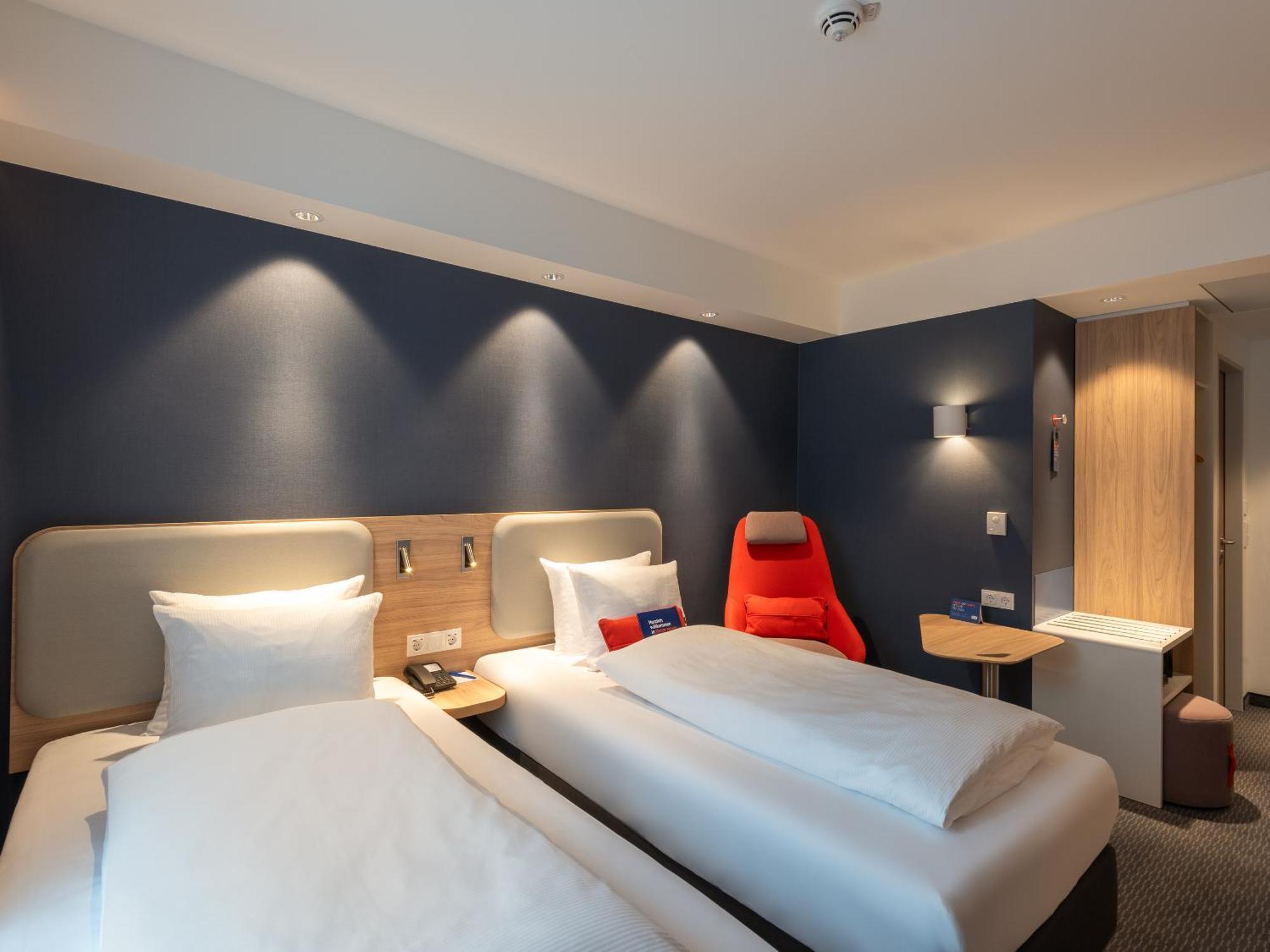 Holiday Inn Express Heilbronn By Ihg Exteriör bild