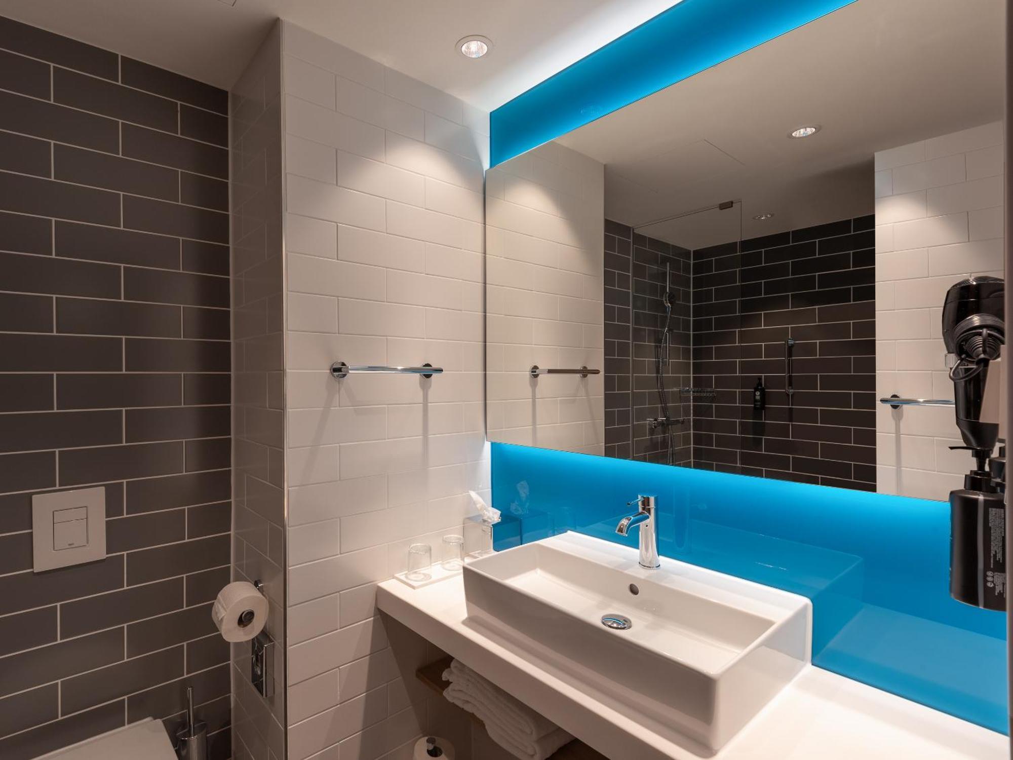 Holiday Inn Express Heilbronn By Ihg Exteriör bild