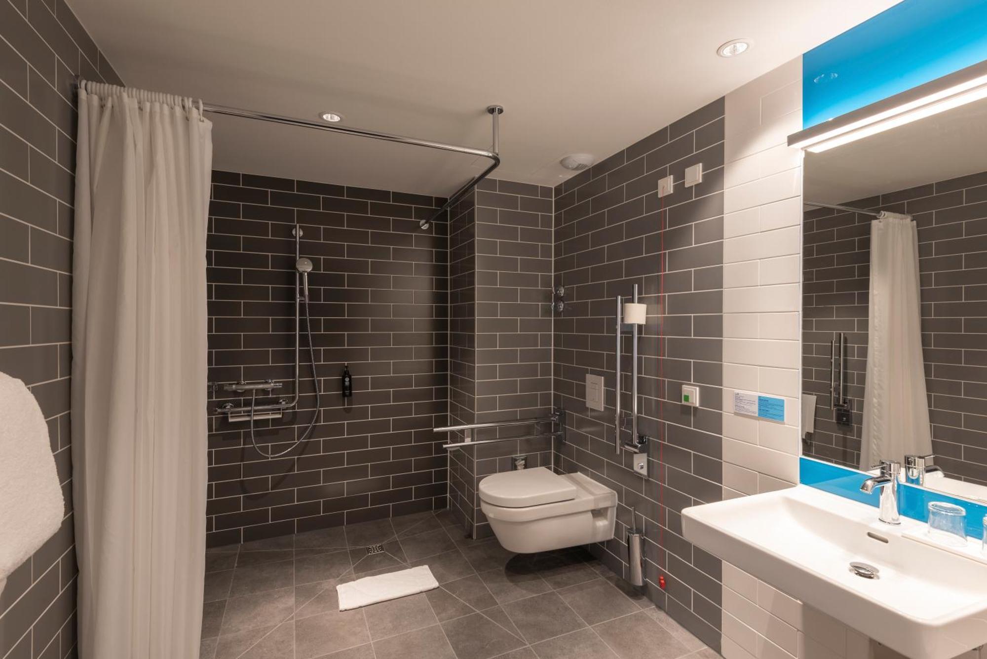 Holiday Inn Express Heilbronn By Ihg Exteriör bild