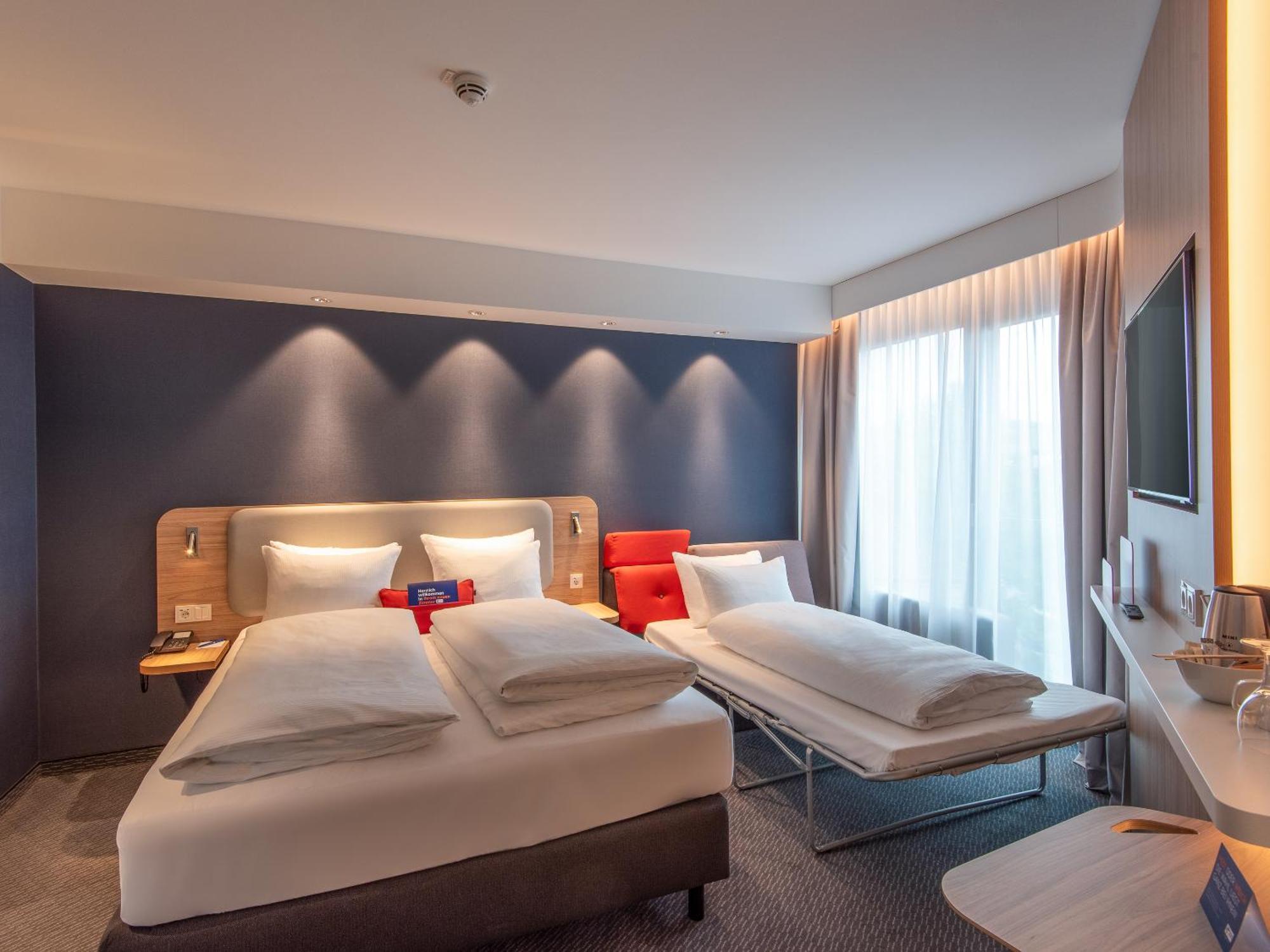 Holiday Inn Express Heilbronn By Ihg Exteriör bild