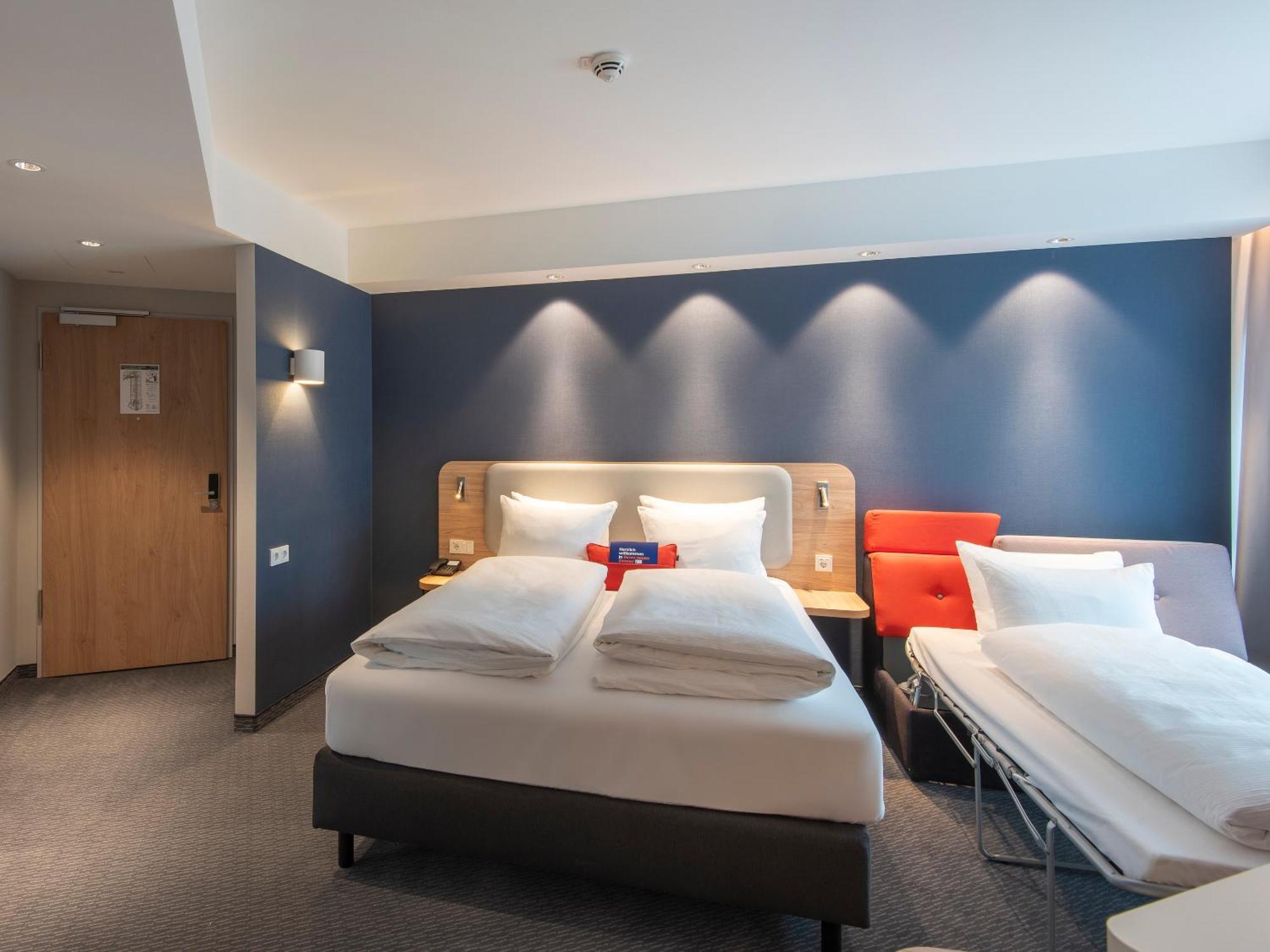 Holiday Inn Express Heilbronn By Ihg Exteriör bild