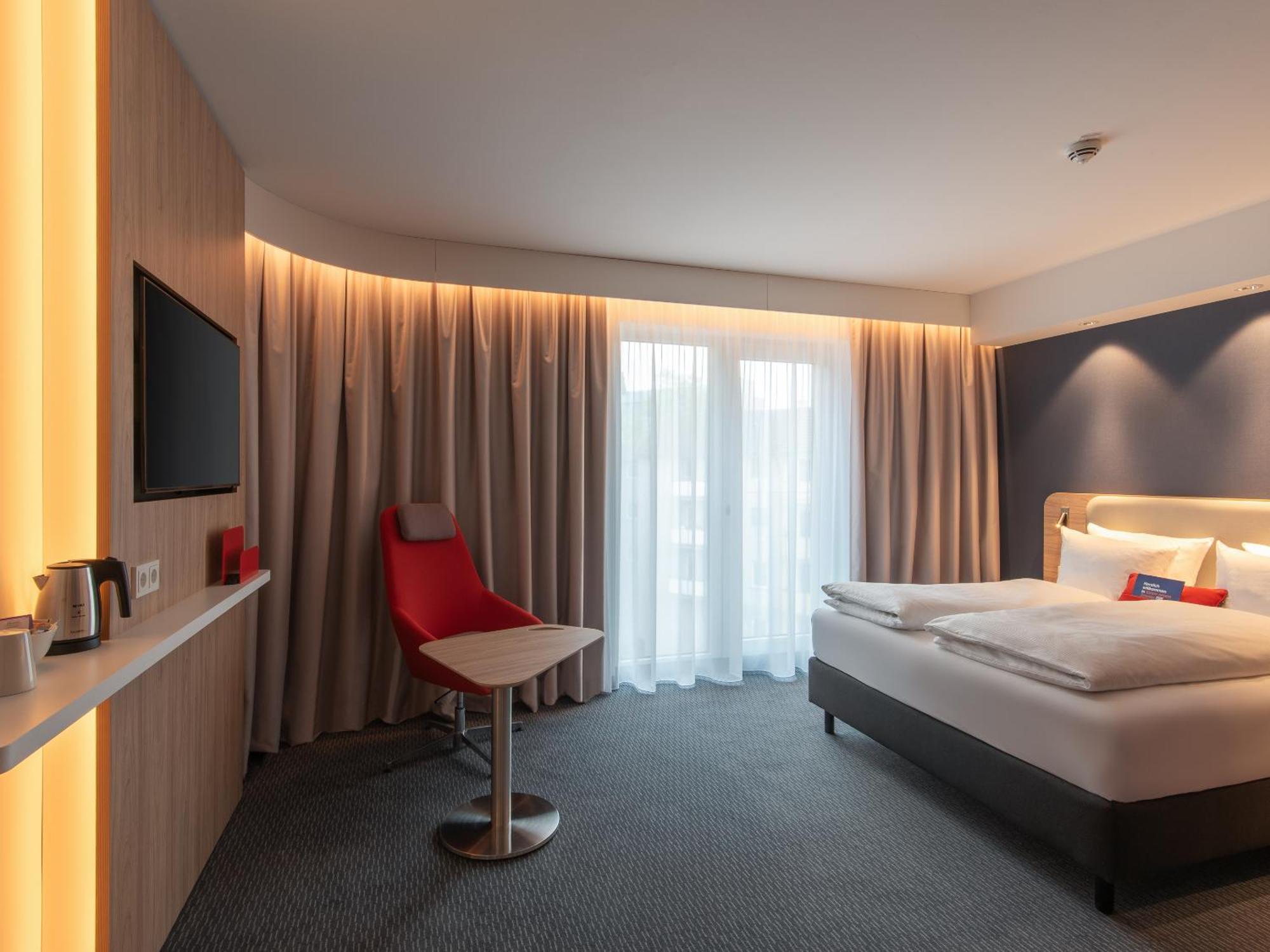 Holiday Inn Express Heilbronn By Ihg Exteriör bild