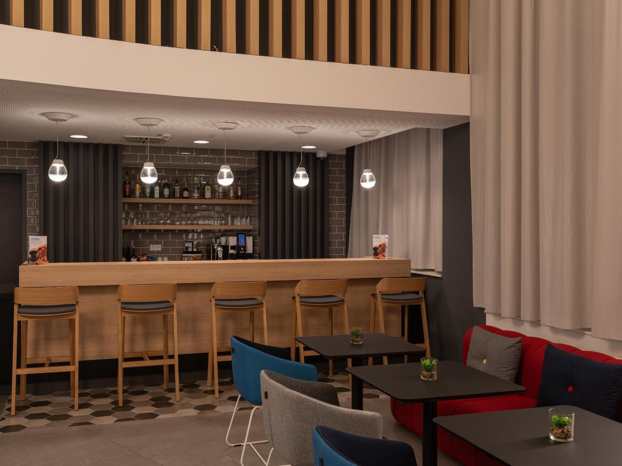 Holiday Inn Express Heilbronn By Ihg Exteriör bild