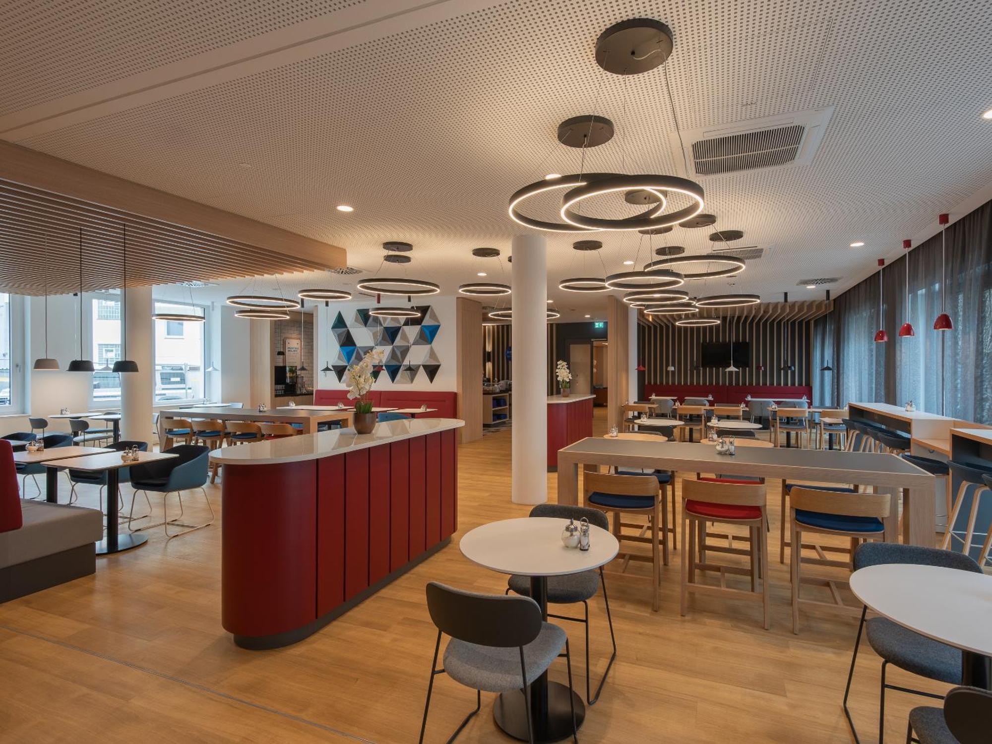 Holiday Inn Express Heilbronn By Ihg Exteriör bild