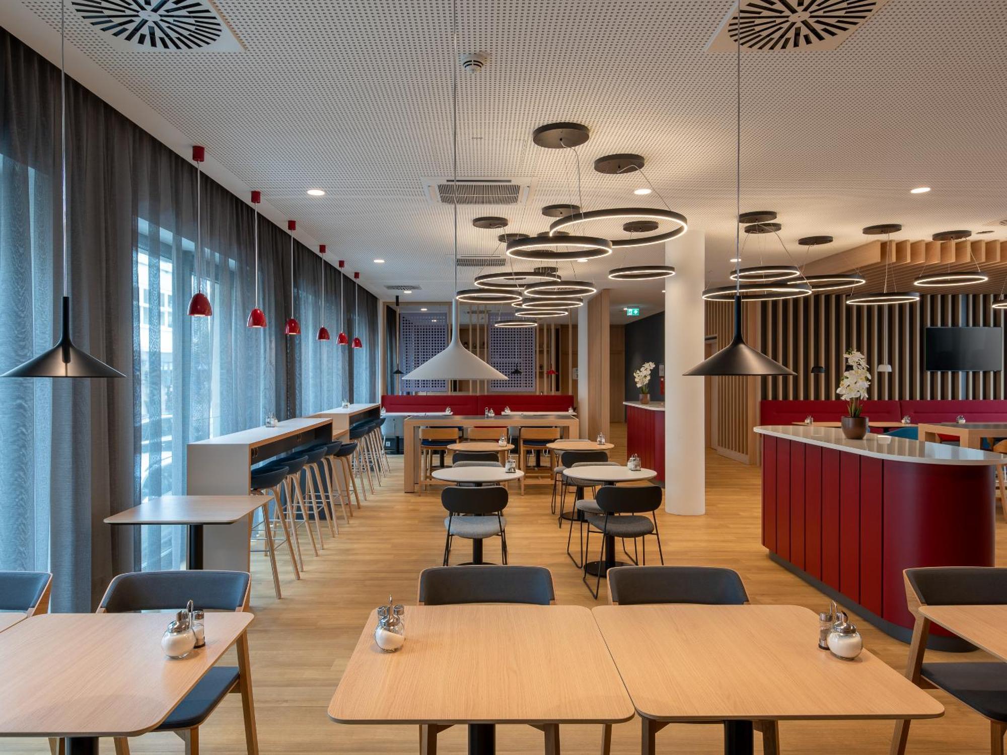 Holiday Inn Express Heilbronn By Ihg Exteriör bild