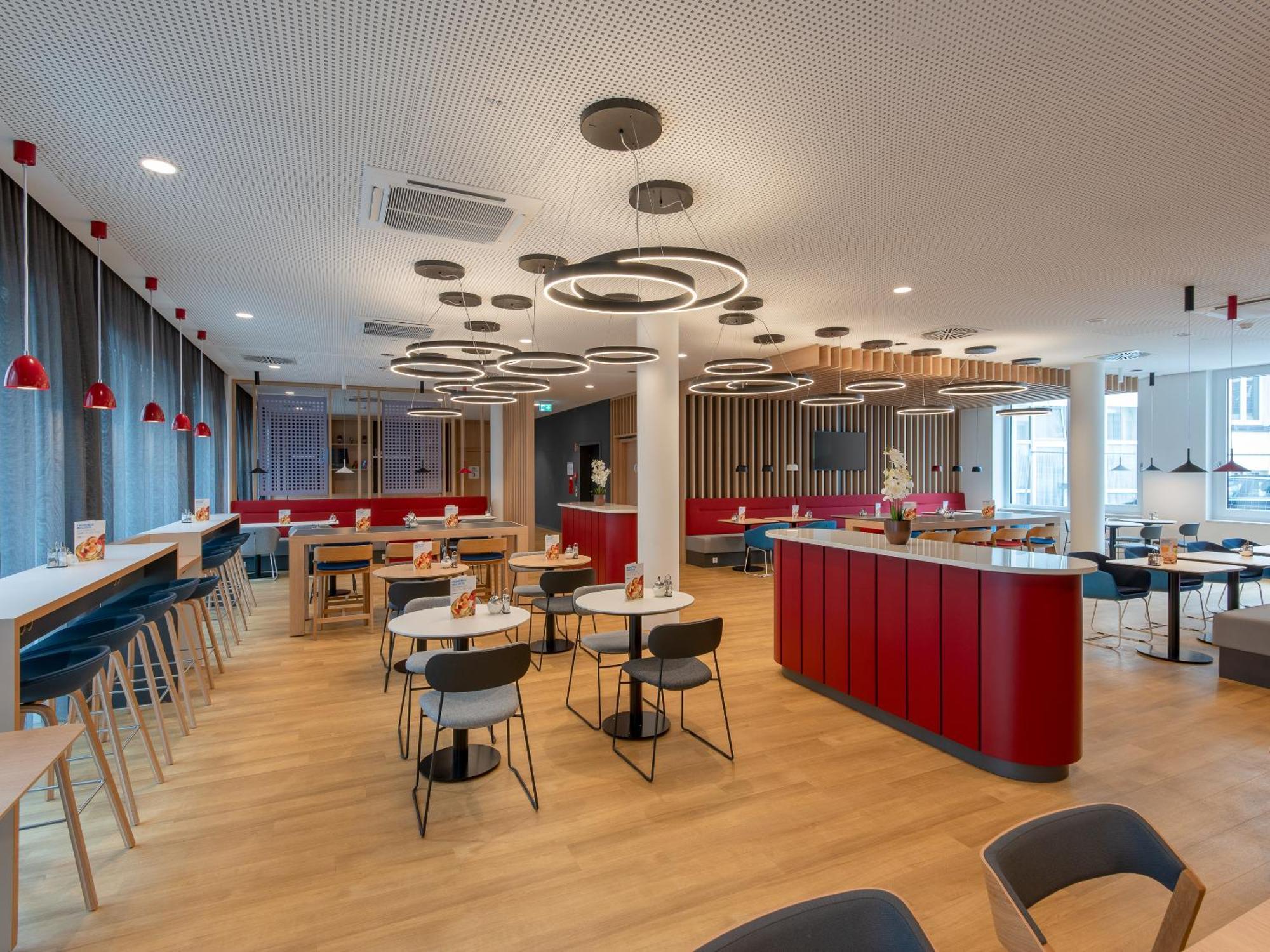 Holiday Inn Express Heilbronn By Ihg Exteriör bild